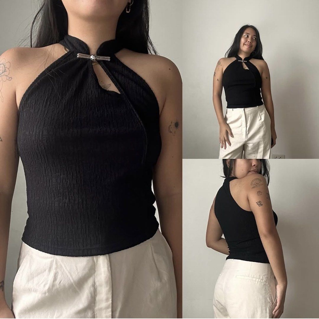 Black Silver Lock Keyhole Cheongsam Top (Category: Sleeveless) located in Quezon City. Submitted by danalou (Listing ID 1461070258, Image 2). Description: - has a keyhole metal silver clasps - lock is magnetic - MATERIAL - Synthetic blend - SIZE - Best fits S, Up to Bust 34" - CONDITION - 10/10.