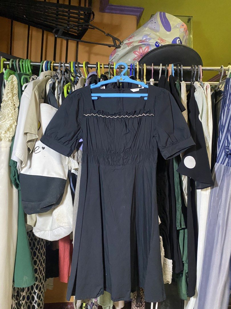 Black Square Neck Puff Sleeve Dress (Category: Dresses) located in Caloocan City. Submitted by lienzonius (Listing ID 1461061282, Image 1). Description: - Cute black dress - Square neckline - Puff sleeves - Gathered waist - Flowy skirt - Ideal for casual outings or dressing up - Easy to style with sandals or heels.