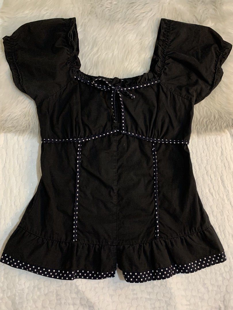 Black Square Neck Top with White Polka Dot Trim (Category: Blouses) located in Caloocan City. Submitted by _miulily (Listing ID 1460970353, Image 1). Description: can send more pic tru dm.