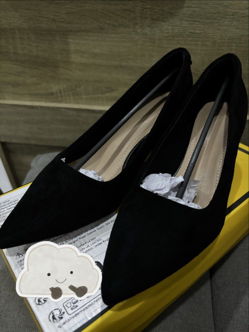 Black Suede Pointed Toe Block Heels (Category: Heels) located in Manila. Submitted by lowccricket (Listing ID 1461028316, Image 1). Description: no meet ups size 37 excellent condition comes with a box.