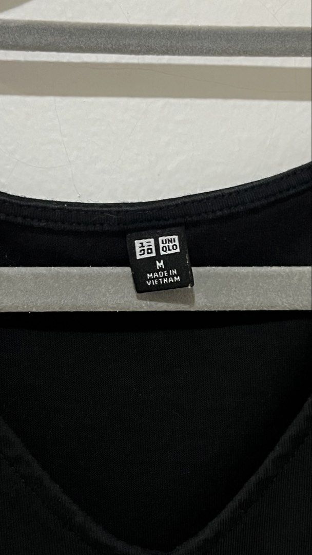Black uniqlo dress (Category: Dresses) located in Cebu City. Submitted by fromreggg (Listing ID 1461072736, Image 2). Description: Uniqlo Dress M on tag P300 No issues.