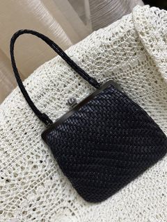 (Category: ) located in . Submitted by vintage_vogue6100 (Listing ID 1461040590, Image 1). Description: .
