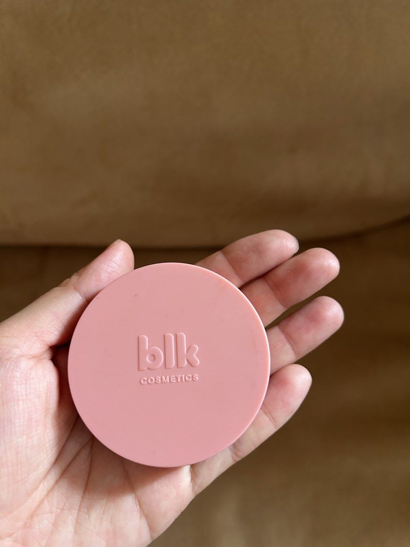 BLK soft blur powder blush - Bonbon (Category: Makeup) located in Batangas. Submitted by dusclutter (Listing ID 1460935500, Image 1). Description: Only swatched RFS: too light for me Loc: Sto tomas Batangas Shipping c/o buyer MOP: Gcash / Maribank / Maya / BDO.