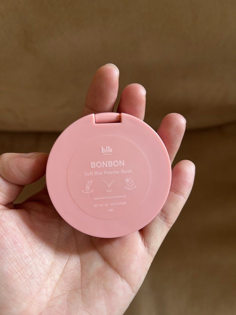 BLK soft blur powder blush - Bonbon (Category: Makeup) located in Batangas. Submitted by dusclutter (Listing ID 1460935500, Image 2). Description: Only swatched RFS: too light for me Loc: Sto tomas Batangas Shipping c/o buyer MOP: Gcash / Maribank / Maya / BDO.