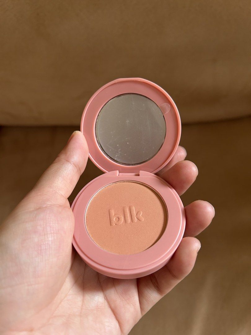 BLK soft blur powder blush - Bonbon (Category: Makeup) located in Batangas. Submitted by dusclutter (Listing ID 1460935500, Image 3). Description: Only swatched RFS: too light for me Loc: Sto tomas Batangas Shipping c/o buyer MOP: Gcash / Maribank / Maya / BDO.