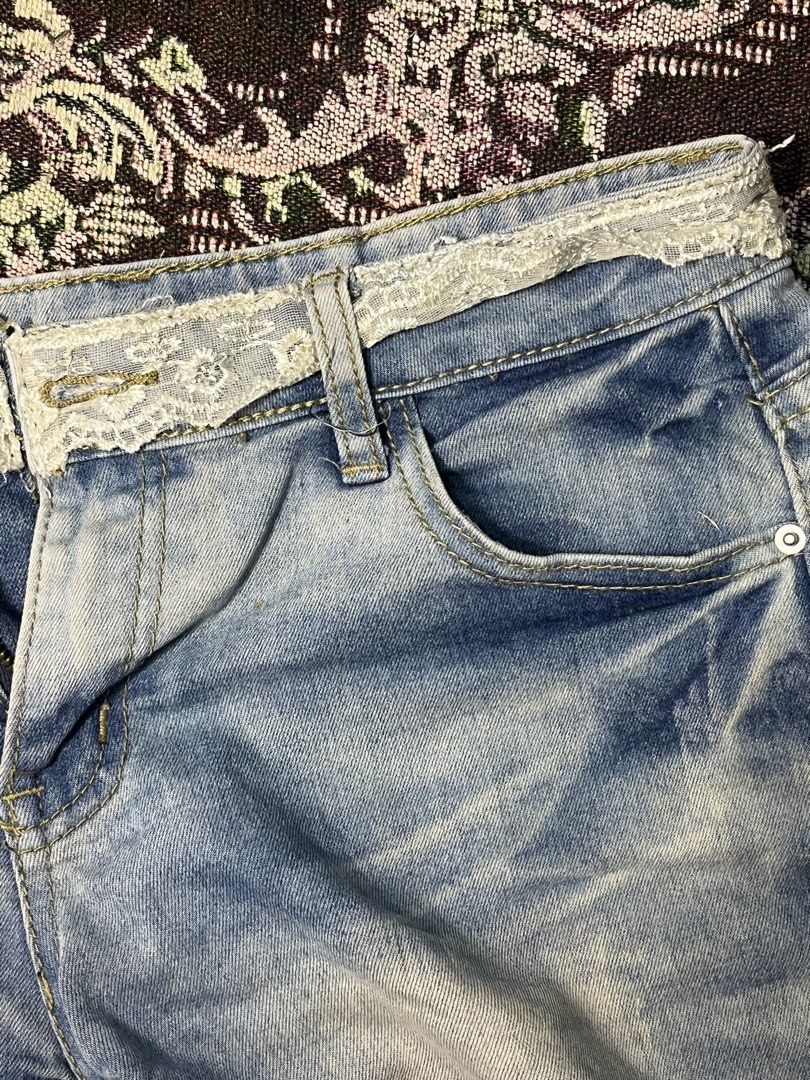 Blue Denim Shorts with Lace Trim (Category: Shorts) located in Manila. Submitted by sennisen (Listing ID 1461078696, Image 2). Description: - Light wash blue denim shorts - Delicate lace trim along the waistband - Classic five-pocket design - Secure zipper and button closure - Ideal for casual everyday wear.