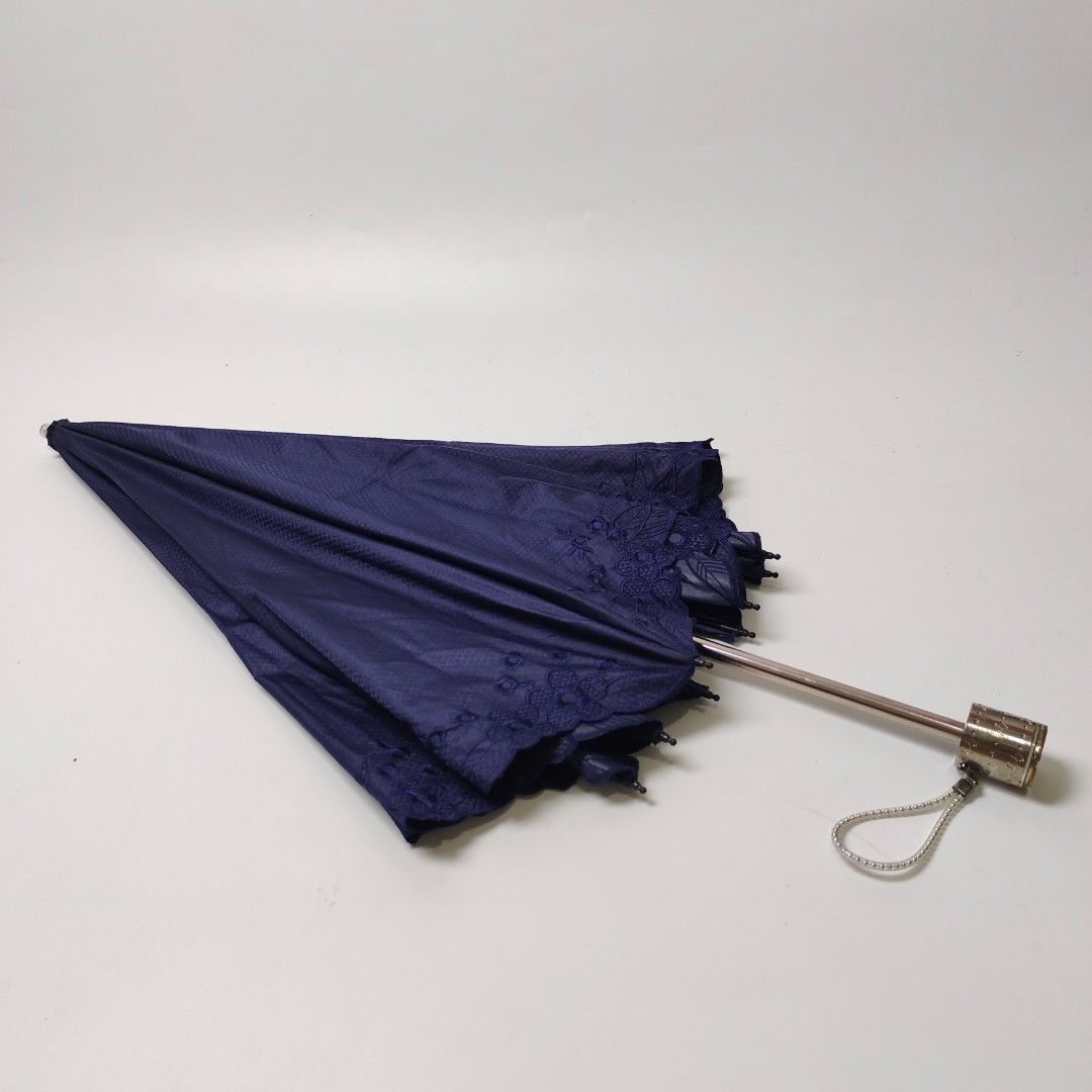 blue foldable embroidered parasol waterproof with pouch (Category: Other Accessories) located in Cebu City. Submitted by crispyfri3dchicken (Listing ID 1461081656, Image 1). Description: bidding until sept 15 sp: 800 increment: 50.