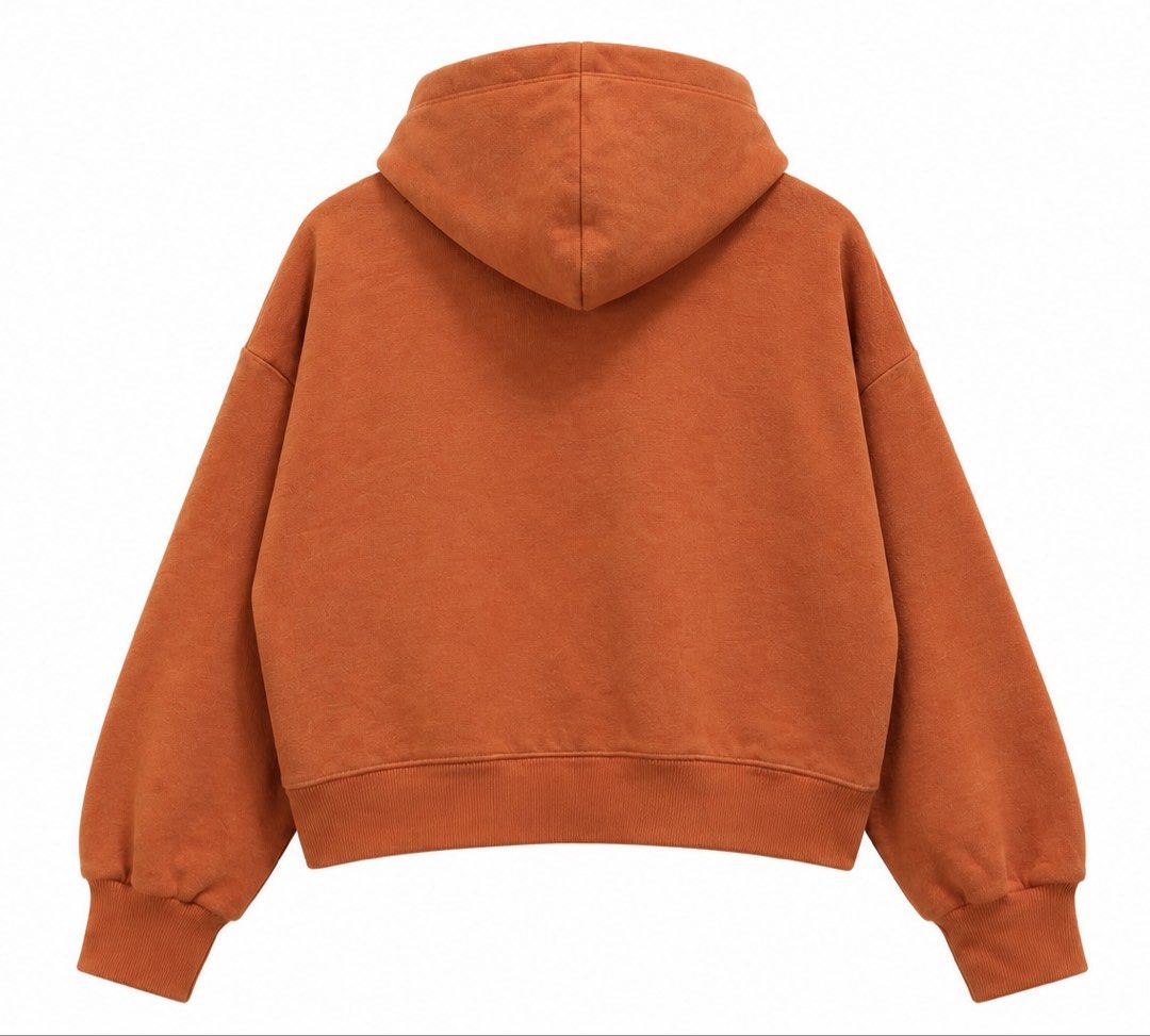 Blue Tree (Category: Hoodies) located in Taguig. Submitted by thriftstar2 (Listing ID 1460928610, Image 2). Description: W 21 L 25 Size M Excellent condition No issue.