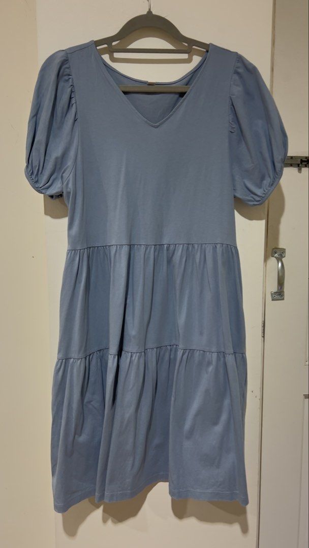 Blue Uniqlo Dress (Category: Dresses) located in Cebu City. Submitted by fromreggg (Listing ID 1461072602, Image 1). Description: Uniqlo Dress M on tag P300 No issues.