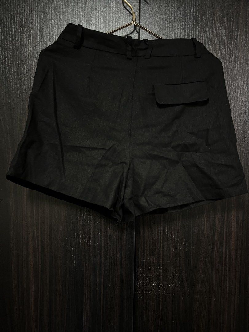 BNWT ZARA SHORTS M (Category: Shorts) located in Cavite. Submitted by paupau.shopper (Listing ID 1461102542, Image 3). Description: .