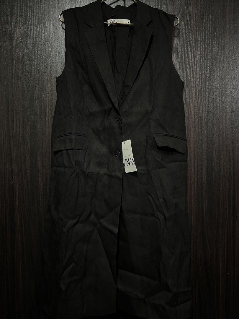 BNWT ZARA WAISTCOAT M (Category: Coats, Jackets and Outerwear) located in Cavite. Submitted by paupau.shopper (Listing ID 1461098694, Image 1). Description: .