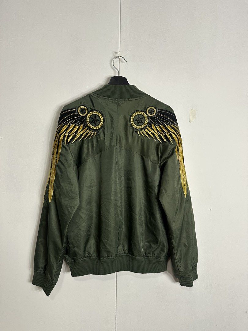 Boy Londo Bomber Jacket (Category: Coats, Jackets and Outerwear) located in Las Pinas. Submitted by archimedes.joaquin (Listing ID 1461029637, Image 2). Description: good as new - 10/10 color rate - sz large 22 width 27 length - embroidered all logo No issue.