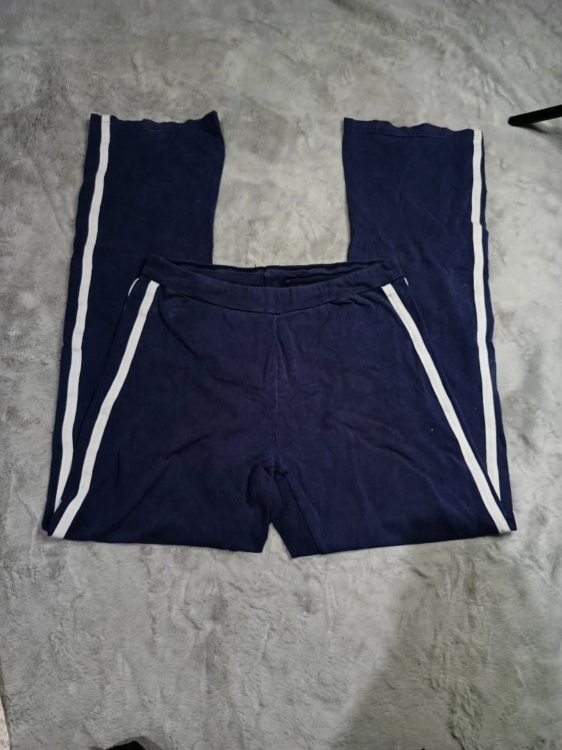 Brandy Melville 4pcs (Category: Others Tops) located in Manila. Submitted by nicolai_25 (Listing ID 1460962397, Image 2). Description: pm for more details all item excellent condi old pic yung item kaya meron pa issue sa post🙇🏻‍♂️.