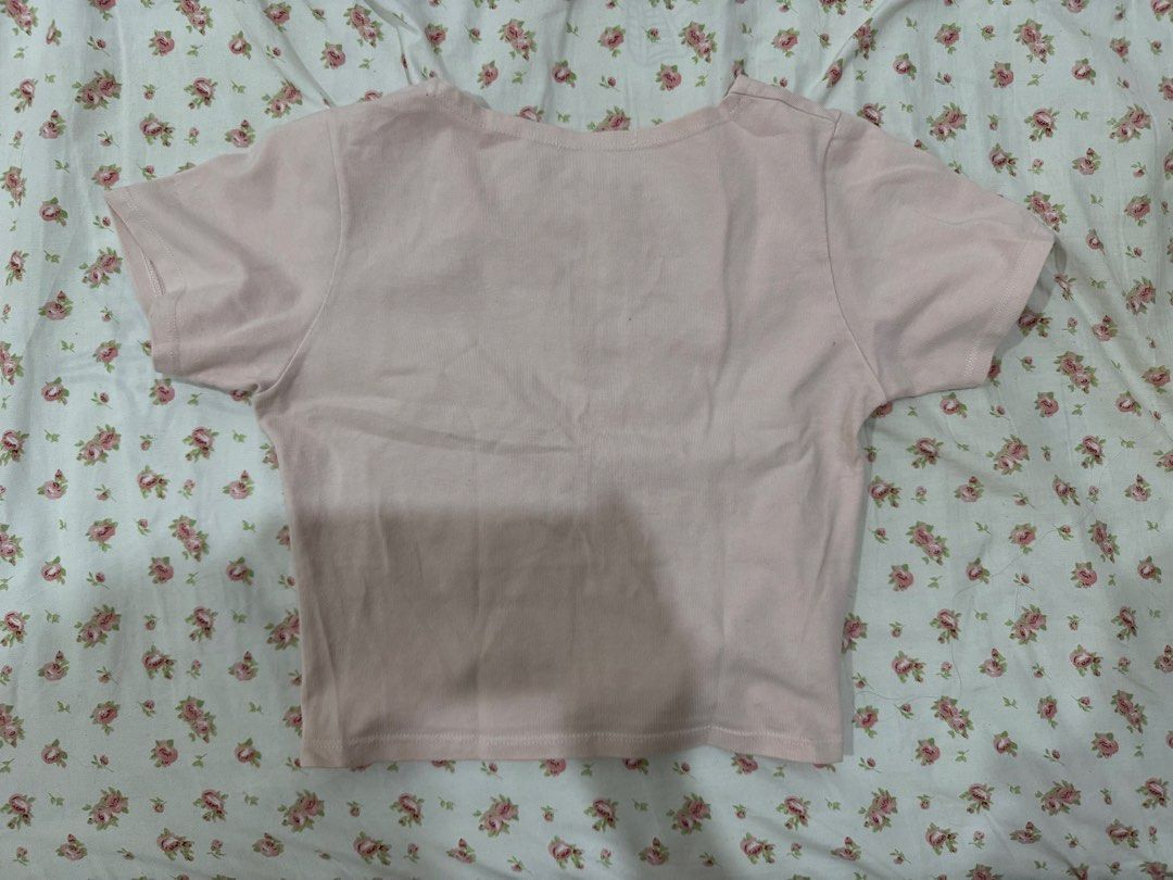 Brandy Melville Pink Amara Top (Category: Blouses) located in Paranaque City. Submitted by monduffcloset (Listing ID 1461045576, Image 3). Description: • Style is very similar to the Amara top but fits cropped • Authentic Brandy Melville (John Galt) • Not available on website anymore ; old stock • Missing Tag • rfs: Decluttering TAGS ♡♡♡ Brandy Melville John Galt baby pink coquette dollette lana del rey lizzy americana soft girl casual .