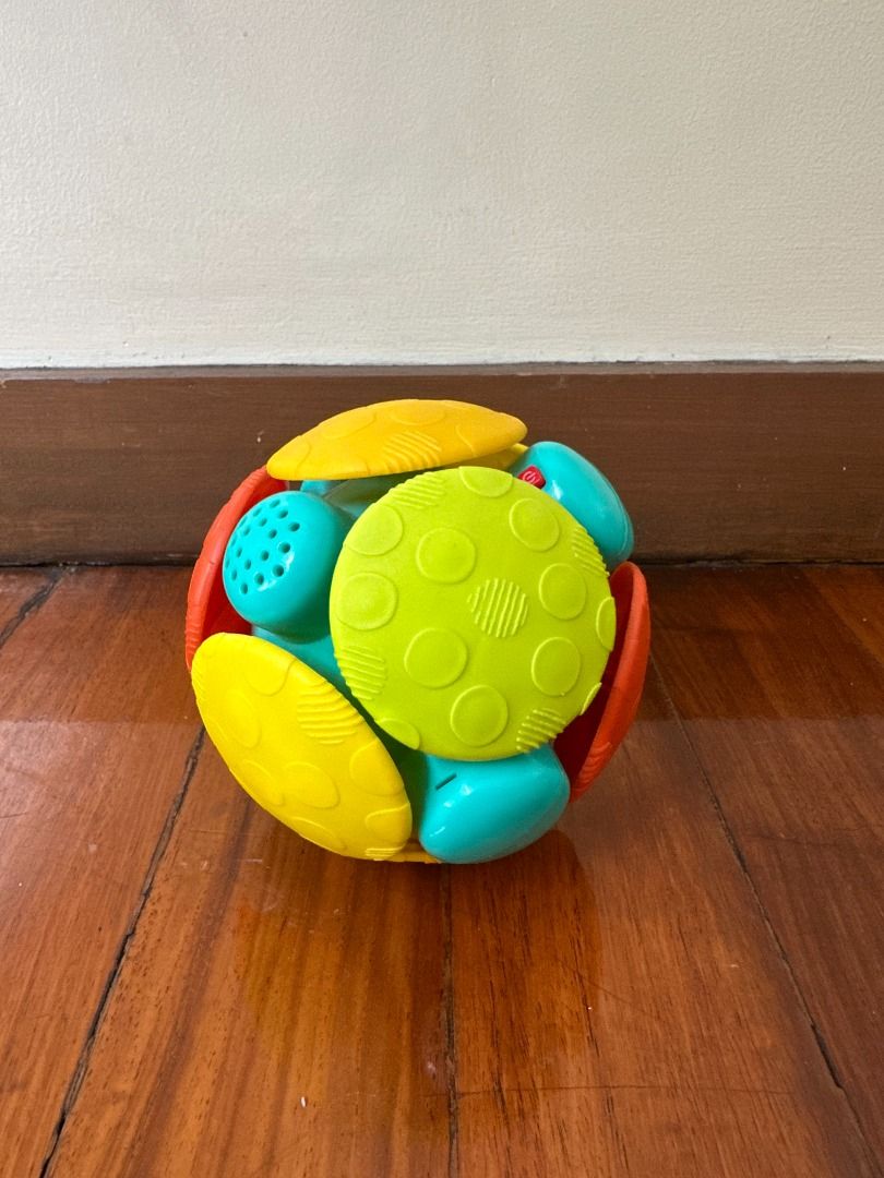 Bright Starts Wobble Bobble Vibrating Activity Ball (Category: Infant Playtime) located in Makati City. Submitted by travelfinds34611 (Listing ID 1460927306, Image 1). Description: Bright Starts Wobble Bobble Vibrating Activity Ball - Fun sensory ball for babies - Great for teething babies - Bright colors and varied textures for exploration - Ideal for tummy time play GOOD CONDITION.