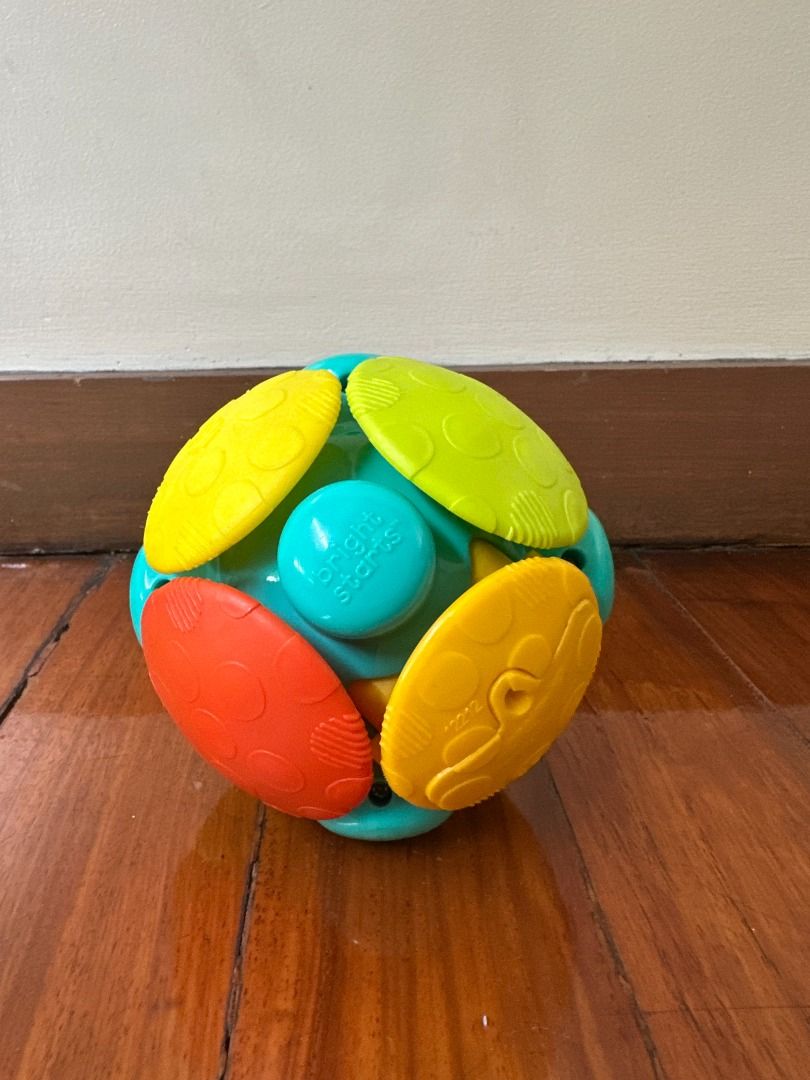 Bright Starts Wobble Bobble Vibrating Activity Ball (Category: Infant Playtime) located in Makati City. Submitted by travelfinds34611 (Listing ID 1460927306, Image 2). Description: Bright Starts Wobble Bobble Vibrating Activity Ball - Fun sensory ball for babies - Great for teething babies - Bright colors and varied textures for exploration - Ideal for tummy time play GOOD CONDITION.