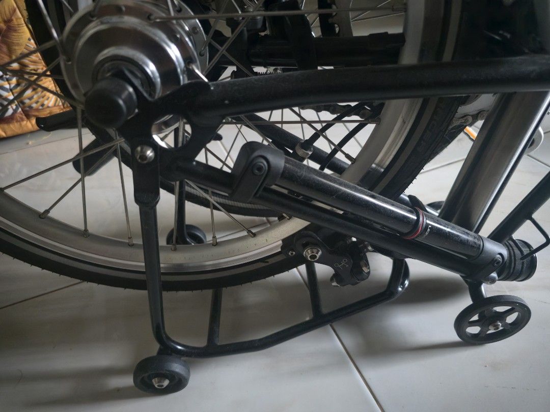 Brompton C line 6 spd (Category: Bicycles) located in Manila. Submitted by eihcra20 (Listing ID 1460929735, Image 3). Description: For sale Brompton C line 6 speed like new with box Brooks c17 saddle Titanium seatpost UJ half titanium rack RA suspension Brompton head light Entfitnix cubelite 3 tail light Orig air pump Aceoffix handle bar Rhinowalk bag All parts installed brand new condition. Kinabit lang dinaman nagamit. Price non negotiable.