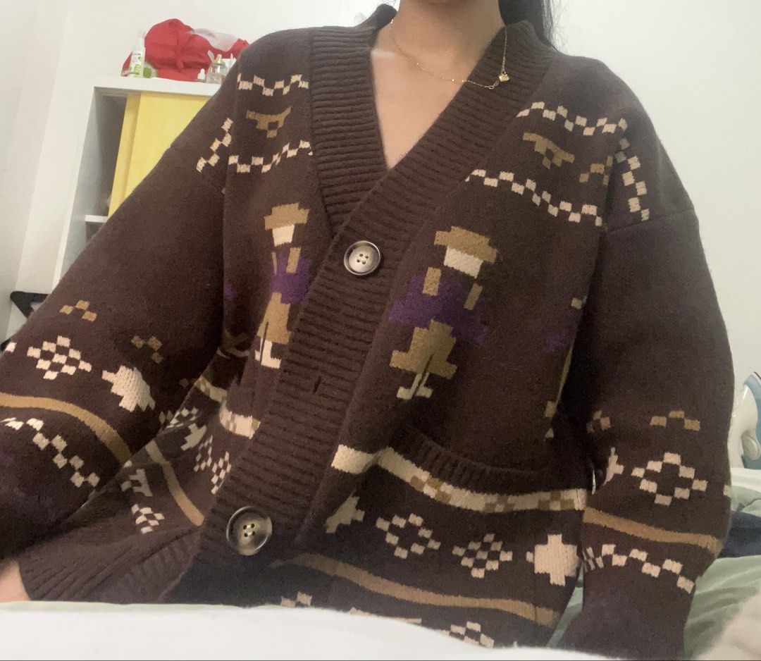 Brown Aztec Print Cardigan (read description) (Category: Coats, Jackets and Outerwear) located in Taytay. Submitted by denden_0546 (Listing ID 1461006609, Image 3). Description: I bought this sa orange app from Vietnam for 600 pesos. I didn’t look at the size kaya super luwang sakin. Rfs: super loose, although cute pag loose pero super liose kasi for me😭 •Can go lower price if reasonable. Size: L to Xl Flaw: One missing button .