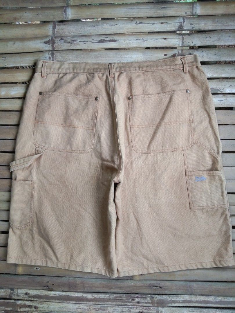 Brown double knee carpenter jorts (Category: Shorts) located in Aloran. Submitted by ingsikthrifting (Listing ID 1460928025, Image 2). Description: Brown double knee carpenter jorts Very excellent condition No issue just need wash Waistline 36 Length 24 Thighs 15 Hem 13.