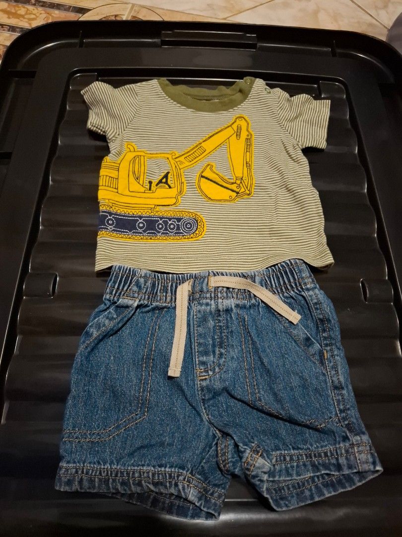 👶BUNDLE BABY BOY SHIRT & SHORT (Category: Babies & Kids Fashion) located in Narvacan. Submitted by HopefulVy (Listing ID 1461111262, Image 1). Description: Tshirt Green stripes short denim.