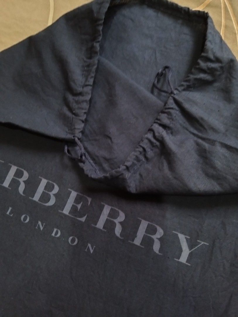 Burberry dust bag dustbag (Category: Backpacks) located in Zamboanga. Submitted by luxuryaccessories_ella.2022 (Listing ID 1460975747, Image 2). Description: Authentic 👉sized by cm ( centimeters) 👉 already wash 👉add sf 👉Loc po is Mindanao 👉 shipping thru J &T add 89 sa sf 👉MOP:Gcash or BPI.