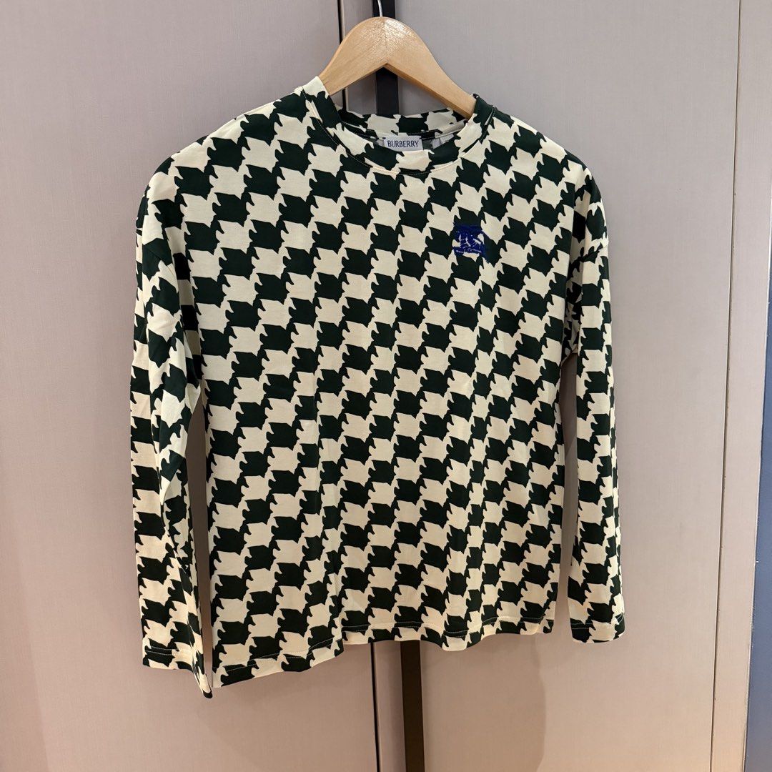 Burberry green top (Category: Babies & Kids Fashion) located in Quezon City. Submitted by shyllemercado (Listing ID 1460931084, Image 1). Description: .