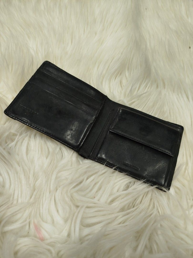 BURBERRY PLAID WALLET (Category: Luxury Bags & Wallets) located in Bayombong. Submitted by Gentlemans_ClosEt (Listing ID 1460990066, Image 3). Description: BURBERRY PLAID WALLET RANK AB GOOD CONDITION LAST PIC ISSUE.