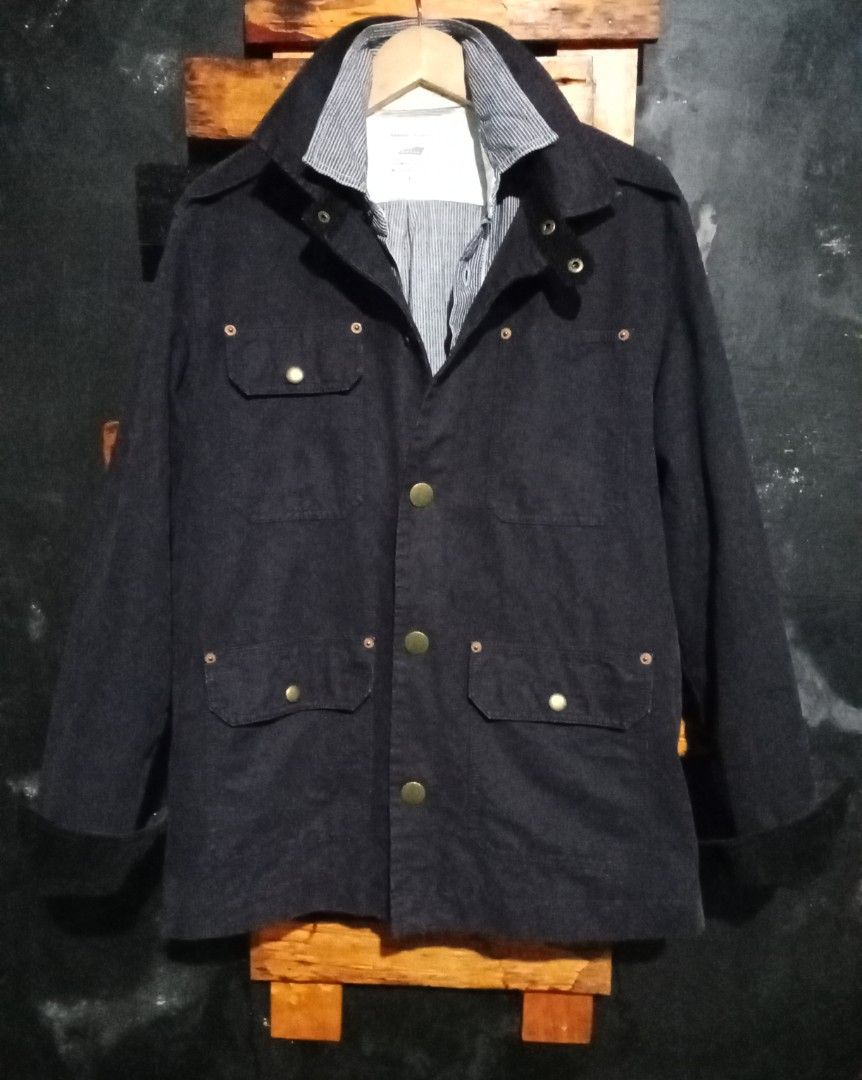 CALVIN KLEIN men's cotton canvas Field Jacket (Category: Coats, Jackets and Outerwear) located in Manila. Submitted by calmcat_6fd4f7 (Listing ID 1461069446, Image 2). Description: size on 22"(pit to pit width)28"(top to bottom length)25"(arm length from shoulder stitch) authentic Premium cotton canvas Field Jacket in excellent condition..