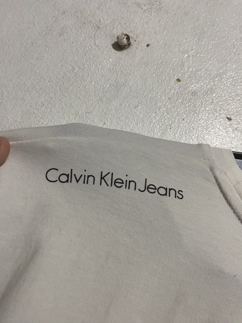 CALVIN KLEIN SHIRT (Category: Tshirts & Polo Shirts ) located in Caloocan City. Submitted by alexahvaldez (Listing ID 1461088388, Image 3). Description: NEGO FOR SURE BUYER 21 / 28 EXCELLENT CONDITION NO ISSUE NEED WASH.