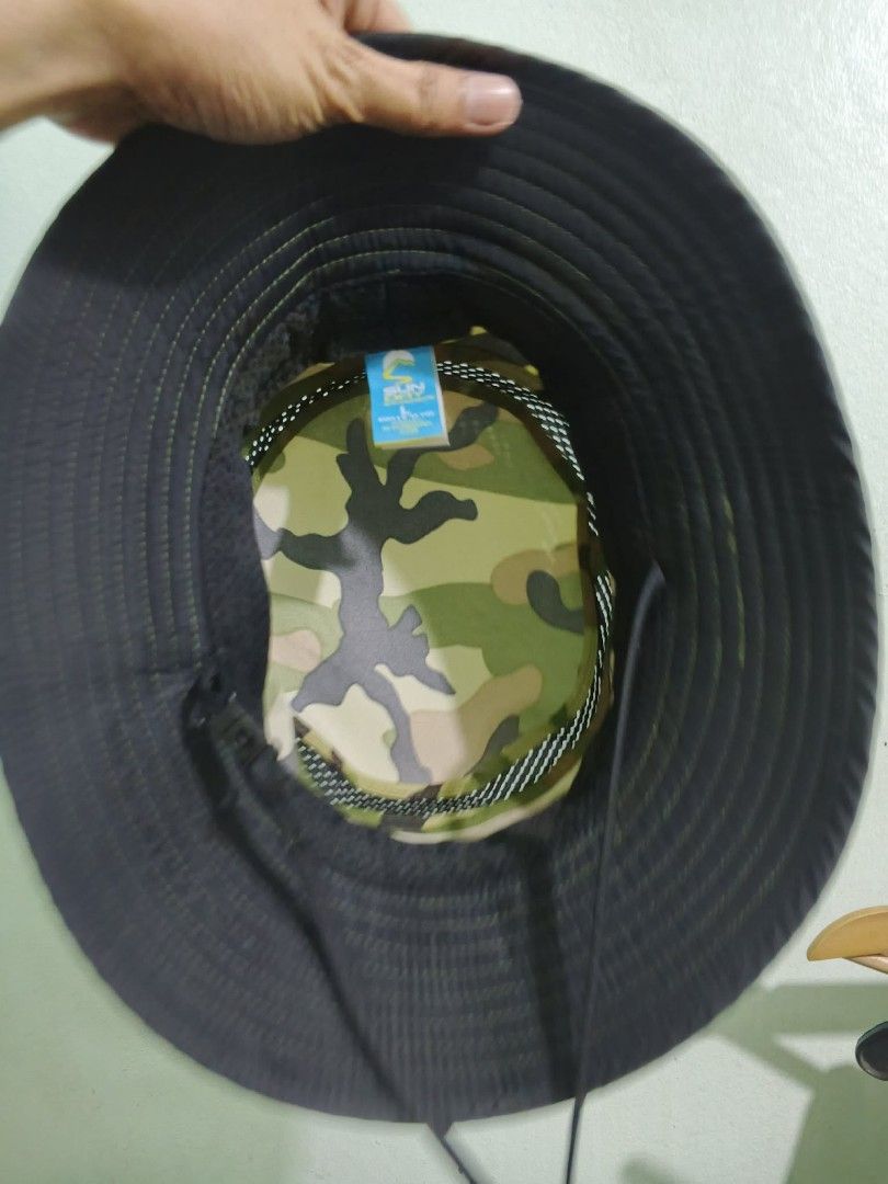 Camo camouflage bucket hat medium (Category: Caps & Hats) located in Caloocan City. Submitted by shsgoods (Listing ID 1460942584, Image 3). Description: location: Karuhatan Valenzuela City.