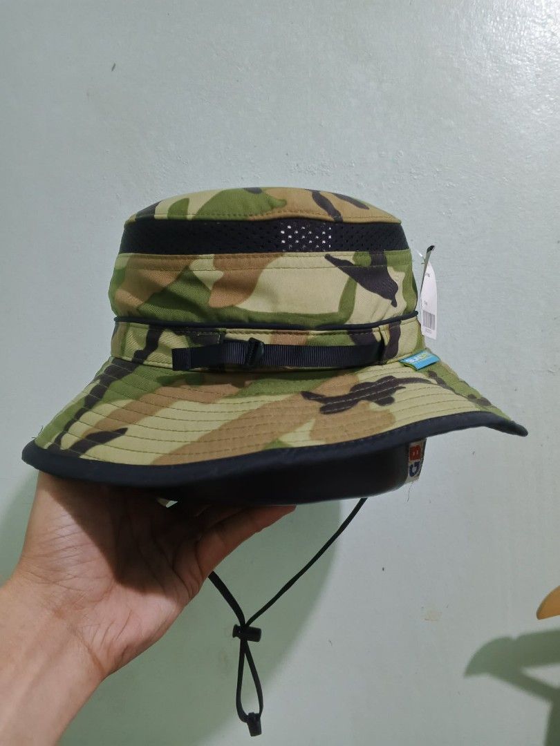 Camo camouflage bucket hat medium (Category: Caps & Hats) located in Caloocan City. Submitted by shsgoods (Listing ID 1460942584, Image 1). Description: location: Karuhatan Valenzuela City.