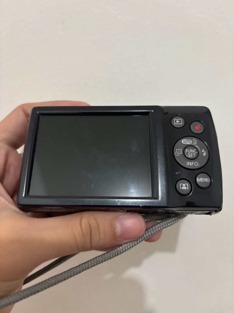 Canon Ixus 185 digicam (Category: Cameras) located in Caloocan City. Submitted by coenffl2003 (Listing ID 1461112390, Image 2). Description: No issue!! Pristine condition All buttons are working Flash working Battery included Charger included Hard case included.