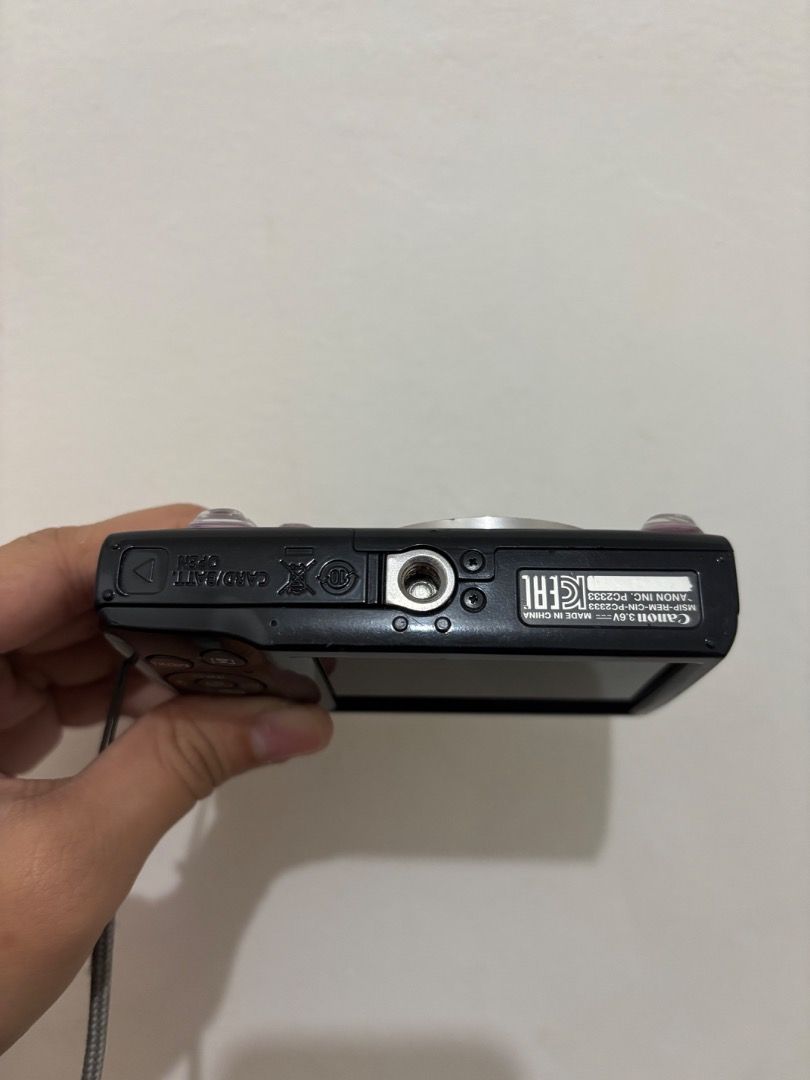Canon Ixus 185 digicam (Category: Cameras) located in Caloocan City. Submitted by coenffl2003 (Listing ID 1461112390, Image 3). Description: No issue!! Pristine condition All buttons are working Flash working Battery included Charger included Hard case included.