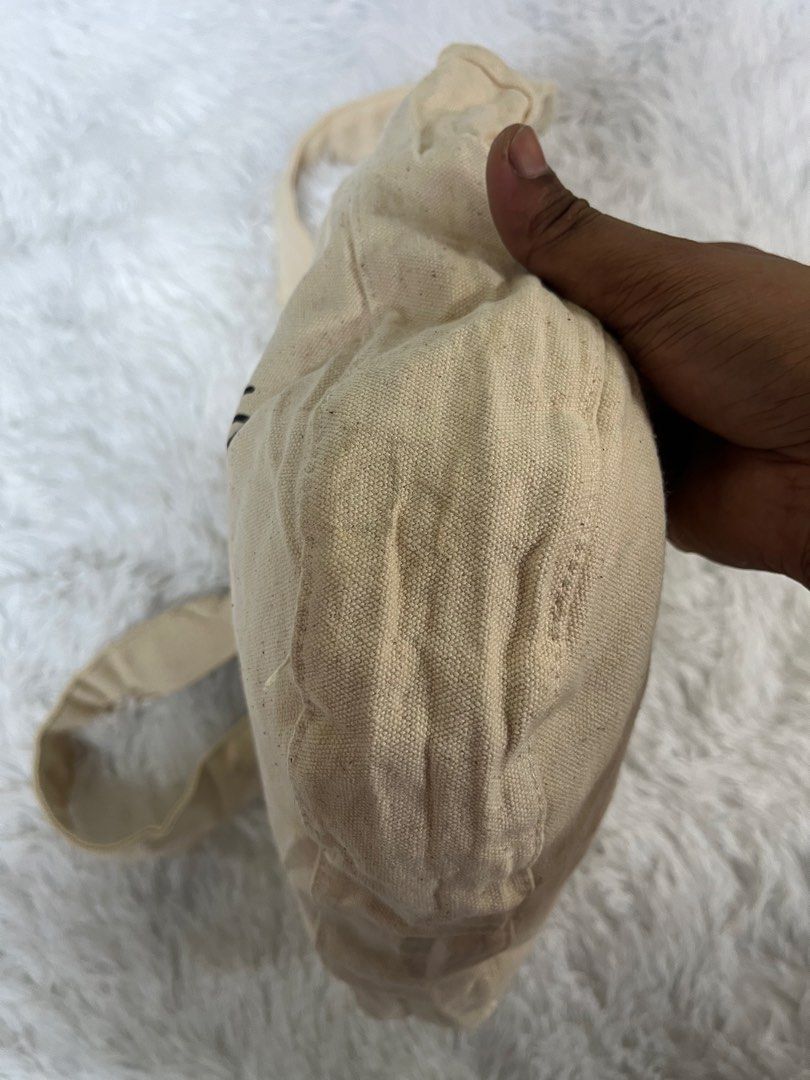 Canvas Mini Newspaper Bag (Category: Sling Bags) located in Cotabato. Submitted by big_cash (Listing ID 1460936591, Image 2). Description: HUMAN MADE Canvas Mini Newspaper L: 11 W: 14 Dm for more details📩📩📩 Unli Vc and Vouch L: Cotabato City, Mindanao 9600.