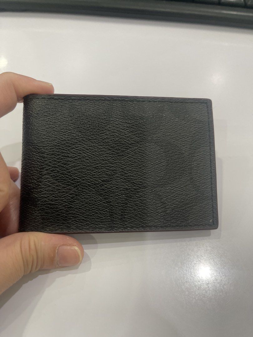card holder (Category: Wallets & Card holders) located in Paranaque City. Submitted by twinmanila (Listing ID 1460922035, Image 1). Description: - leather bifold cardholder - Fits cards and cash - Slim design, perfect for everyday - bought in europe - original.