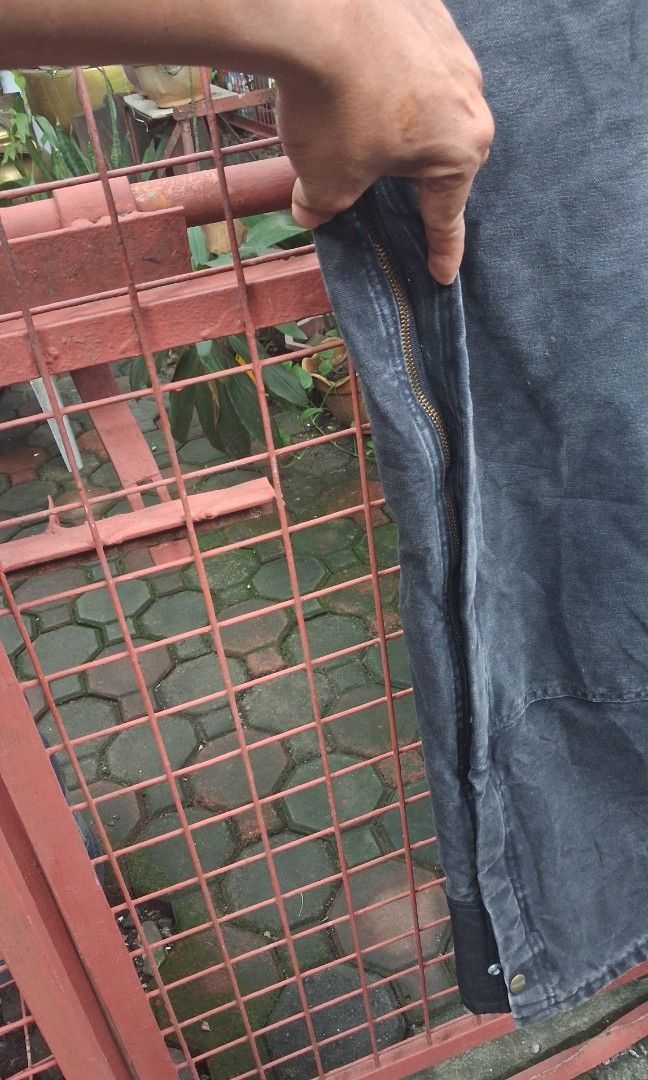 CARHARRT DOUBLE KNEE SIZE 42 (Category: Jeans) located in Paranaque City. Submitted by dennis_580 (Listing ID 1460954337, Image 3). Description: CARHARRT QUILT LINED SANDSTONE DUCK DOUBLE KNEE SIZE 42 LENGTH 43 PM PO.
