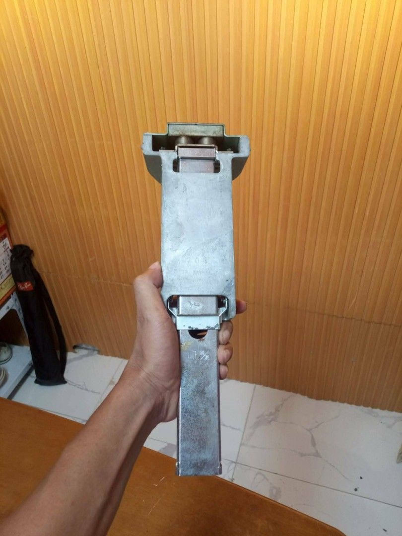 CARTON STAPLER (Category: Announcements) located in Bulacan. Submitted by babz30261 (Listing ID 1461024132, Image 1). Description: HEAVY DUTY CARTON STAPLER JAPAN LOCK GOOD QUALITY CONDITION NO DAMAGES COMPLETE MATERIALS THNKYOU ADMIN ♥️.
