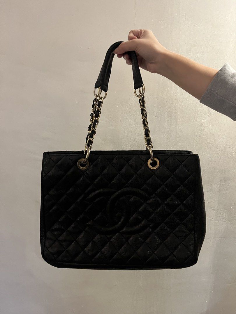 CC Chanel Grand Shoping Tote GST (Category: Tote Bags) located in Meycauayan. Submitted by jeonjk7 (Listing ID 1461037368, Image 1). Description: Chanel Grand Shopping Tote! Vintage chanel tote bag Sourced from japan! Signs of usage as seen in the photos, there’s an evident peeling on the sides and bottom part of the bag but can be treated and repaired. .