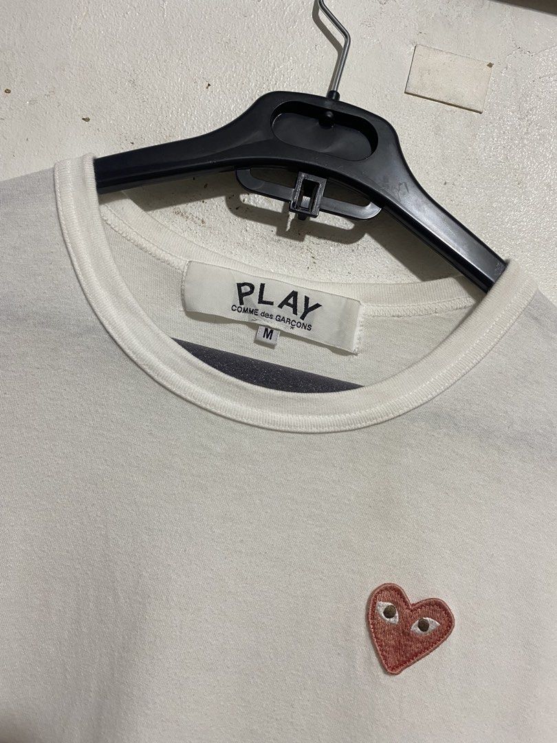CDG PLAY AUTHENTIC SHIRT (Category: Formal Shirts) located in Caloocan City. Submitted by alexahvaldez (Listing ID 1461087021, Image 3). Description: NEGO FOR SURE BUYER 19 / 25 EXCELLENT CONDITION FADED HEART NOT SURE IF DESIGN OR WHAT.