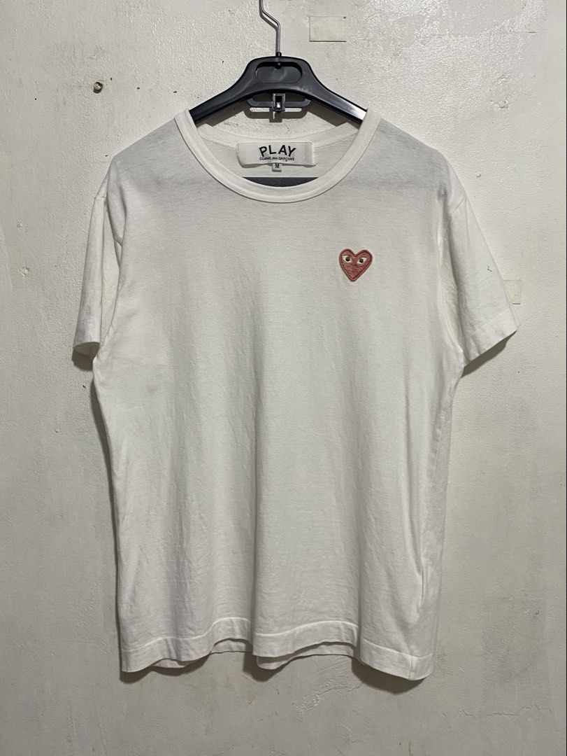 CDG PLAY AUTHENTIC SHIRT (Category: Formal Shirts) located in Caloocan City. Submitted by alexahvaldez (Listing ID 1461087021, Image 2). Description: NEGO FOR SURE BUYER 19 / 25 EXCELLENT CONDITION FADED HEART NOT SURE IF DESIGN OR WHAT.