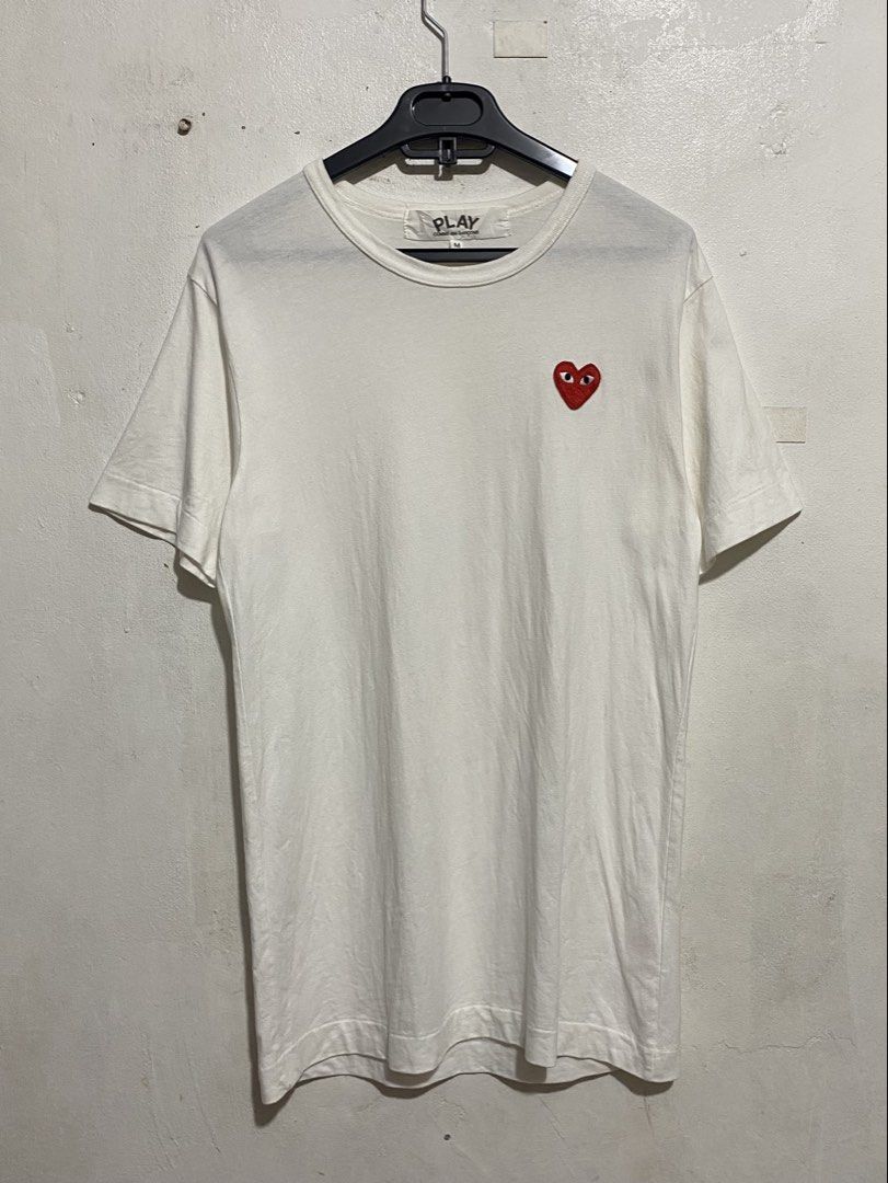 CDG PLAY AUTHENTIC SHIRT (Category: Tshirts & Polo Shirts ) located in Manila. Submitted by brndn.rgld (Listing ID 1461101728, Image 2). Description: NEGO FOR SURE BUYER 19 / 29 LIKE NEW CONDITION NO ISSUE NEED WASH.