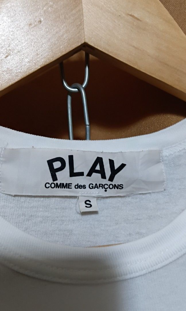 CDG PLAY Small red heart (Category: Activewear) located in Legazpi City. Submitted by nashaiza (Listing ID 1461031126, Image 2). Description: Small red heart 18x25.5 dimes small on tag 9.5/10 CR Excellent Condition No issue MOP: GCash Courier: J&T Express.