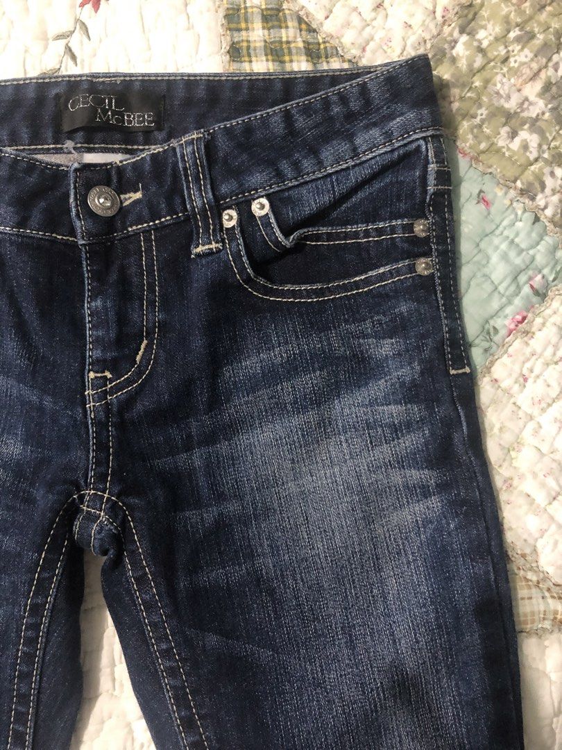 Cecil McBee Button-Hem Capri Jeans (Category: Jeans) located in Mexico. Submitted by starduchess (Listing ID 1460954209, Image 3). Description: waist: 29inch length: 24 1/2inch issue: missing rhinestones at the back 𓏵 all items are washed but still wash it before wearing 𓏵 limit your expectations as this item is handpicked/ thrifted, this is a resell items 𓏵 color may vary due to lighting 𓏵 all items are in good condition unless stated with m