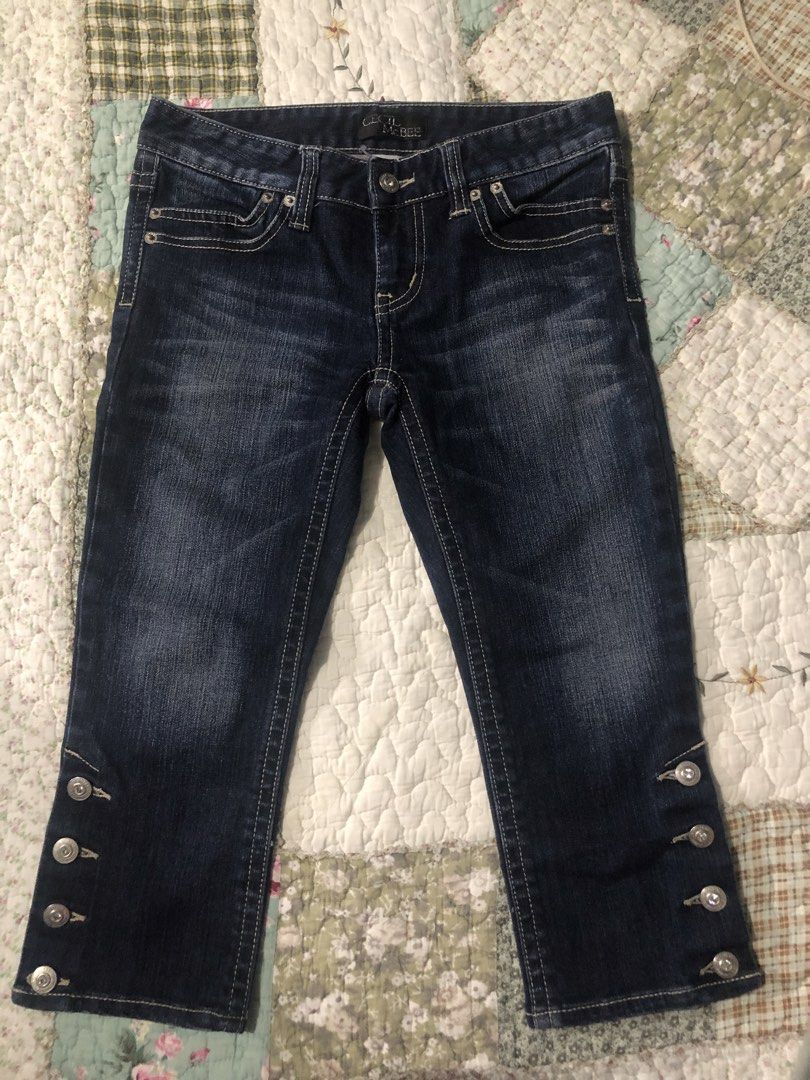 Cecil McBee Button-Hem Capri Jeans (Category: Jeans) located in Mexico. Submitted by starduchess (Listing ID 1460954209, Image 1). Description: waist: 29inch length: 24 1/2inch issue: missing rhinestones at the back 𓏵 all items are washed but still wash it before wearing 𓏵 limit your expectations as this item is handpicked/ thrifted, this is a resell items 𓏵 color may vary due to lighting 𓏵 all items are in good condition unless stated with m