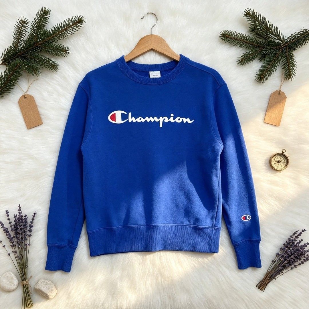 Champion Blue Crewneck Sweatshirt (Category: Coats, Jackets and Outerwear) located in Manila. Submitted by momofunodos (Listing ID 1460962733, Image 1). Description: - Classic blue Champion sweatshirt - Iconic Champion logo on chest - Small Champion logo detail on left sleeve cuff - Ribbed cuffs and hem for a comfortable fit - Ideal for casual wear, pairs well with jeans or joggers NOTE! -BUY AT YOUR OWN RISK - KAU N BAHALA MG LEGIT ✅ - COLOR RAT