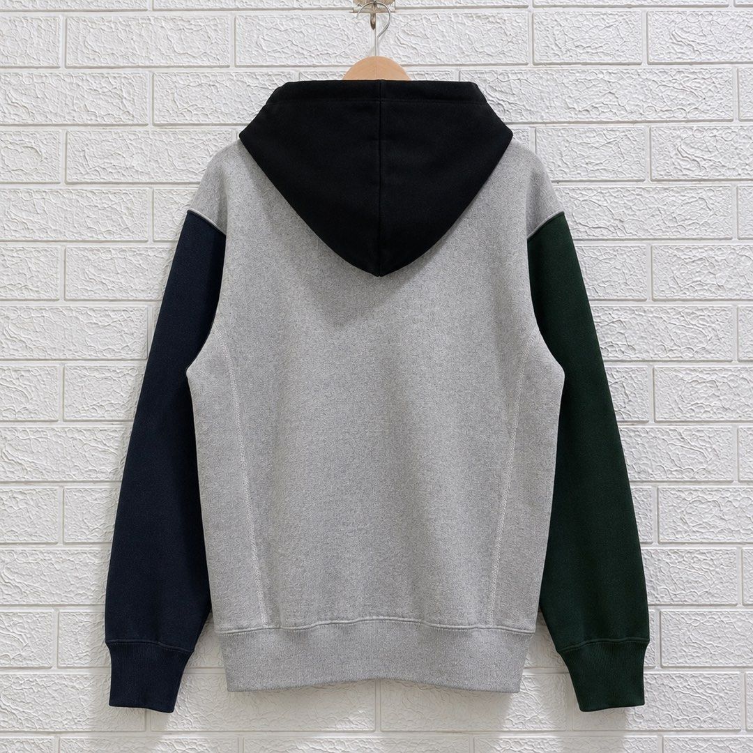 Champion Reverse Weave (Category: Coats, Jackets and Outerwear) located in Taguig. Submitted by thriftstar2 (Listing ID 1460929714, Image 2). Description: W 23 L 27 Size XL on tag Excellent condition No hidden issue.