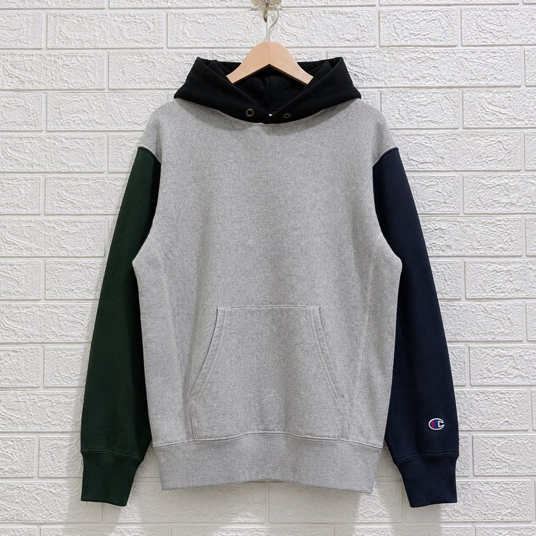 Champion Reverse Weave (Category: Coats, Jackets and Outerwear) located in Taguig. Submitted by thriftstar2 (Listing ID 1460929714, Image 1). Description: W 23 L 27 Size XL on tag Excellent condition No hidden issue.