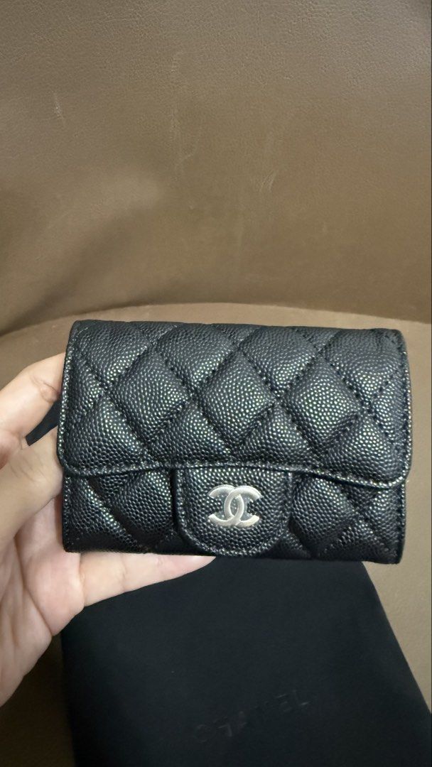 Chanel bifold card wallet (Category: Wallets & Card holders) located in Manila. Submitted by prelovedrepubliq (Listing ID 1461031352, Image 1). Description: Chanel card wallet in black caviar With dustbag, box, and ribbon perfect for gift.