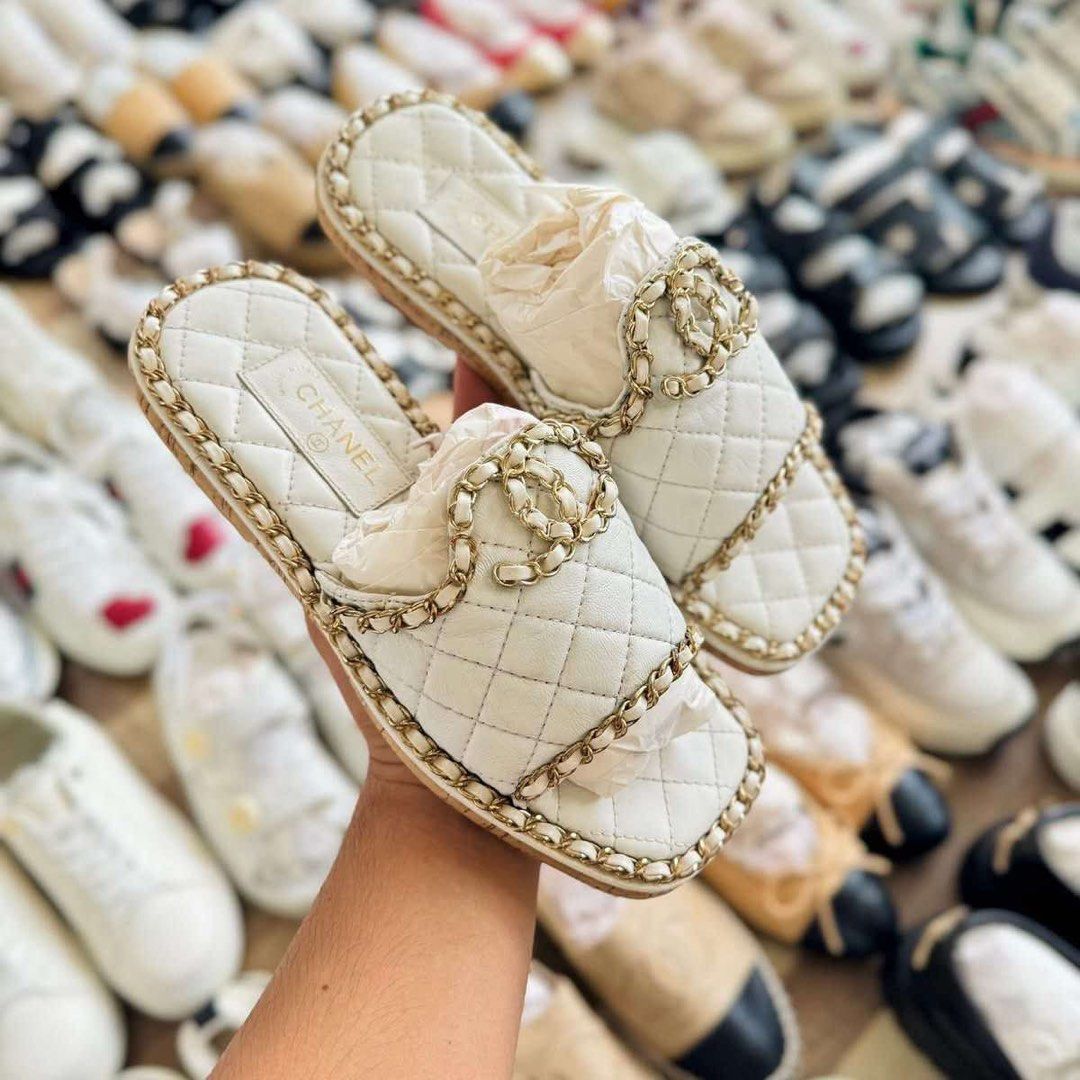 Chanel Chain Quilted Sandals - 24cm (Category: Sandals) located in Mandaue City. Submitted by chuchi152615 (Listing ID 1432958781, Image 1). Description: test.