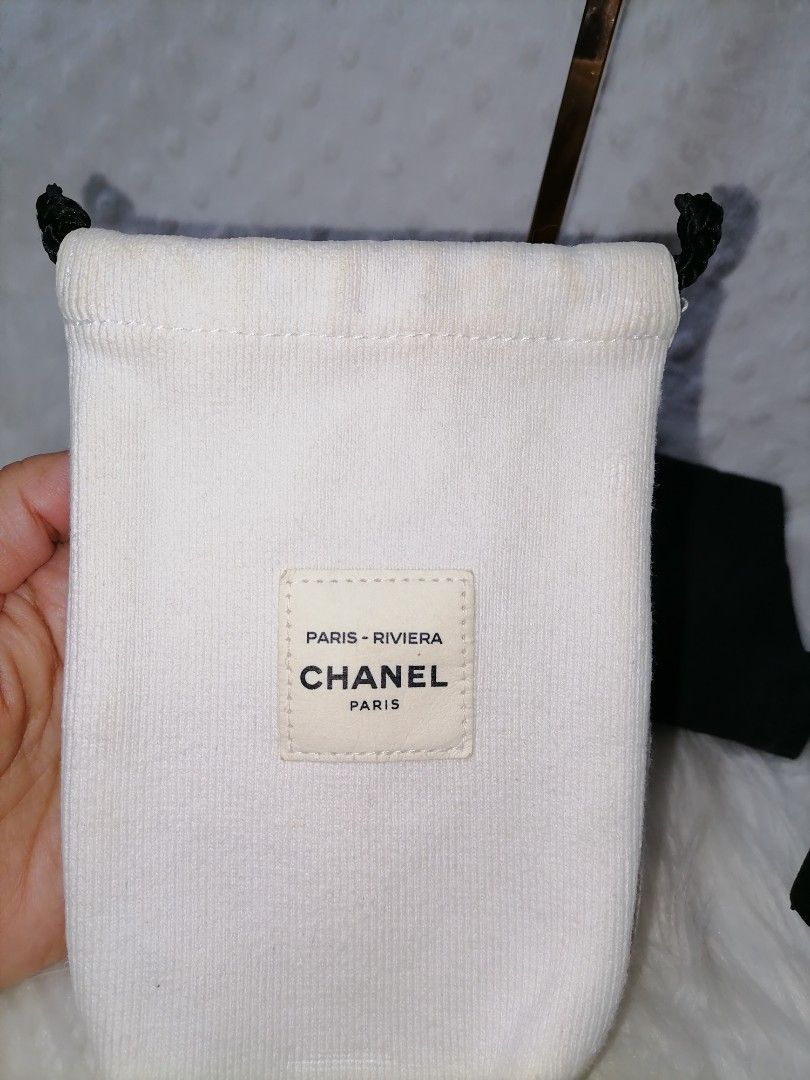 Chanel Dustbag s (Category: Purses & Pouches) located in Butuan. Submitted by az-branded.items (Listing ID 1460982409, Image 2). Description: Size: black W9" L 13" White small for perfume, etc. Size: W 4" x L 7" Selected from Japan surplus.